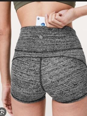 lululemon athletica High-Rise Black Space-Dye Athletic Shorts 2.5 Size 8